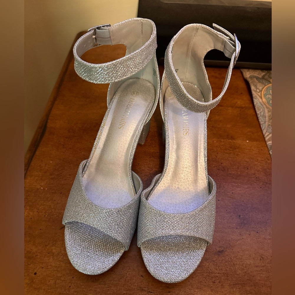 Sparkly silver sandals! Great to wear for a formal occasion!